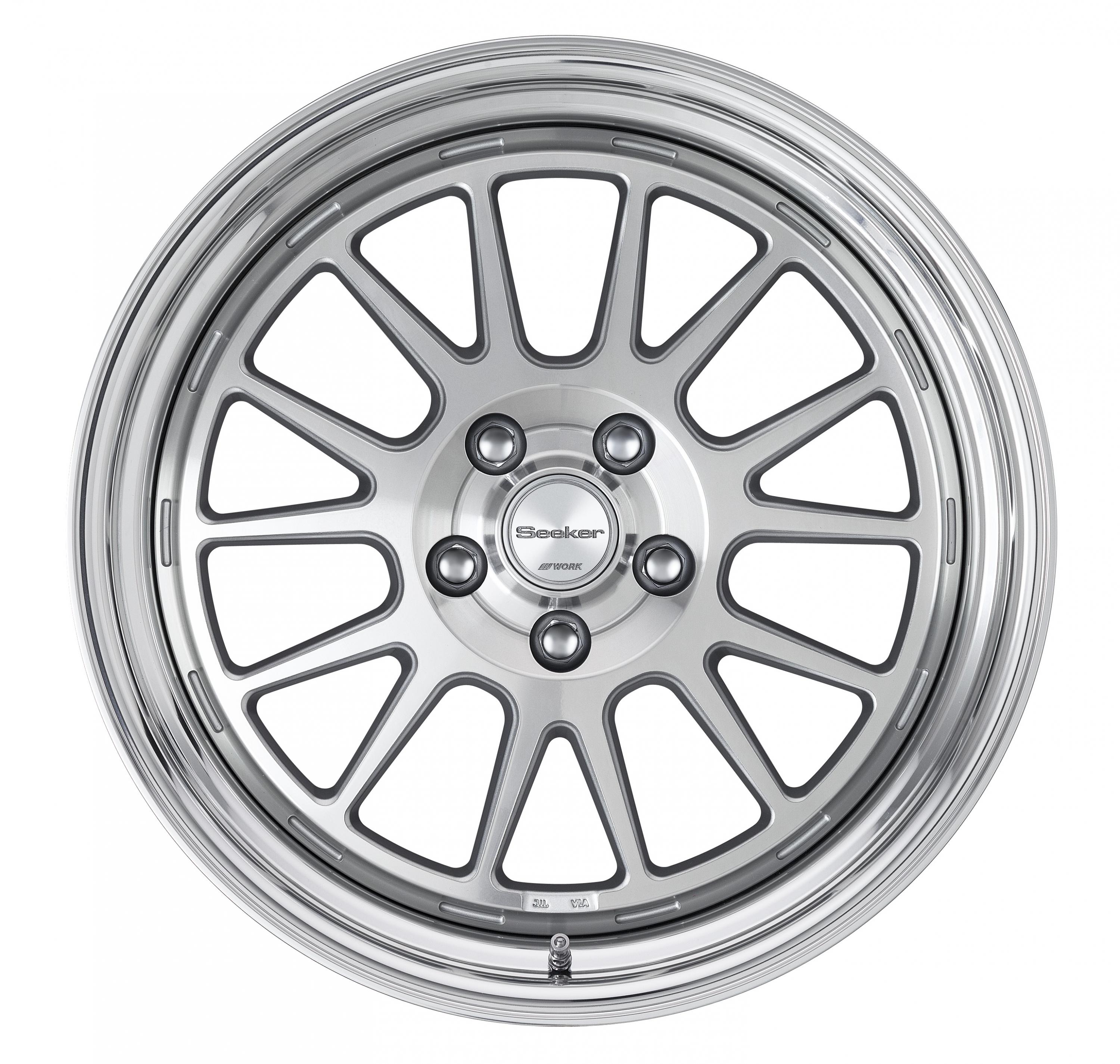 ■サイズ：18inch
■ディスク：カットクリア(標準)
■リム：STEP RIM(形状)/バフアルマイト(標準)
■センターキャップ：標準