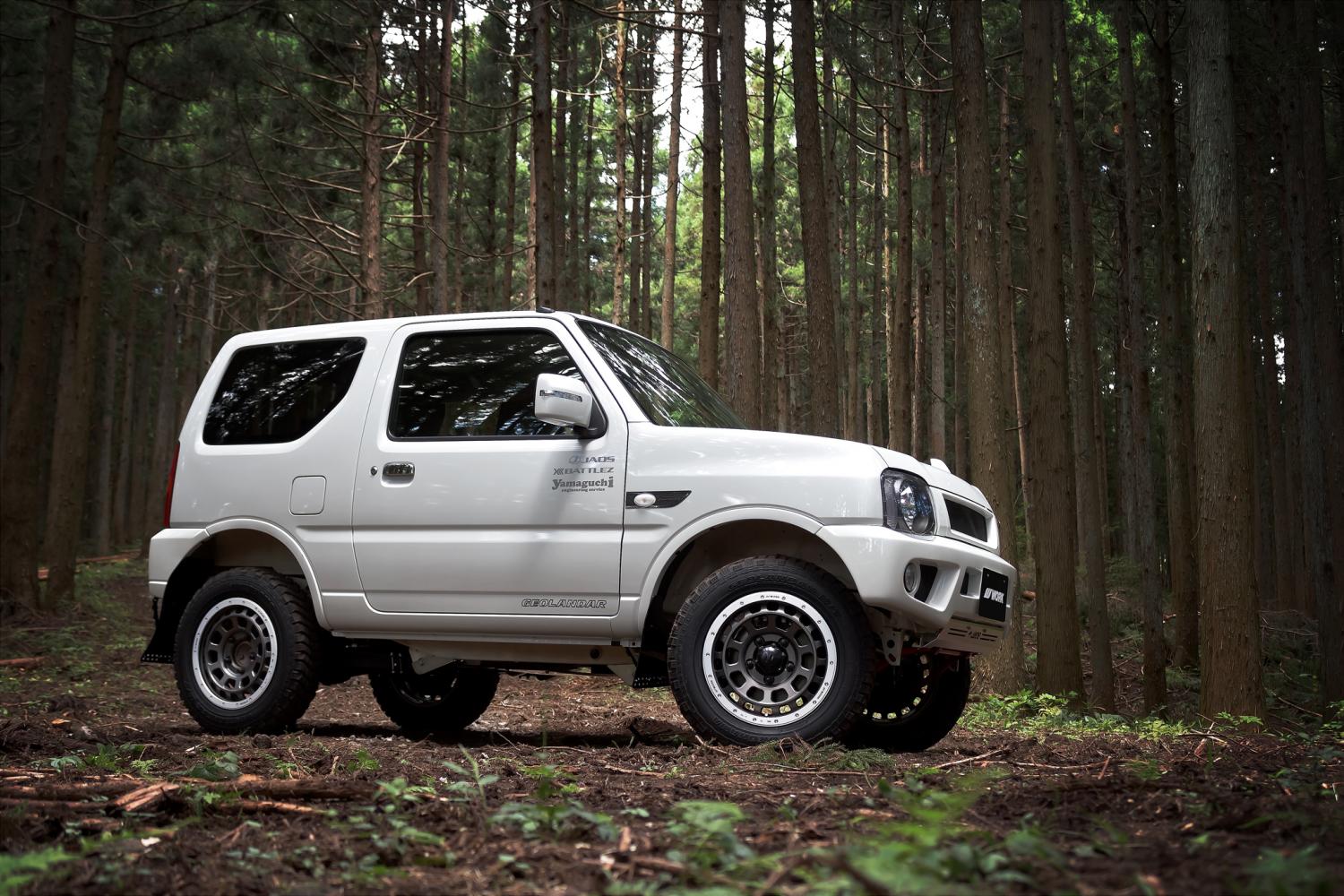 Купить судзуки владивостоке. Сузуки Джимни. Suzuki Jimny диски. Suzuki Jimny 2003. Suzuki Jimny 2001.